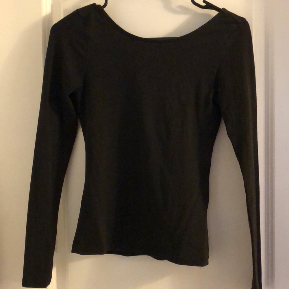 Fitted low-back long-sleeve top